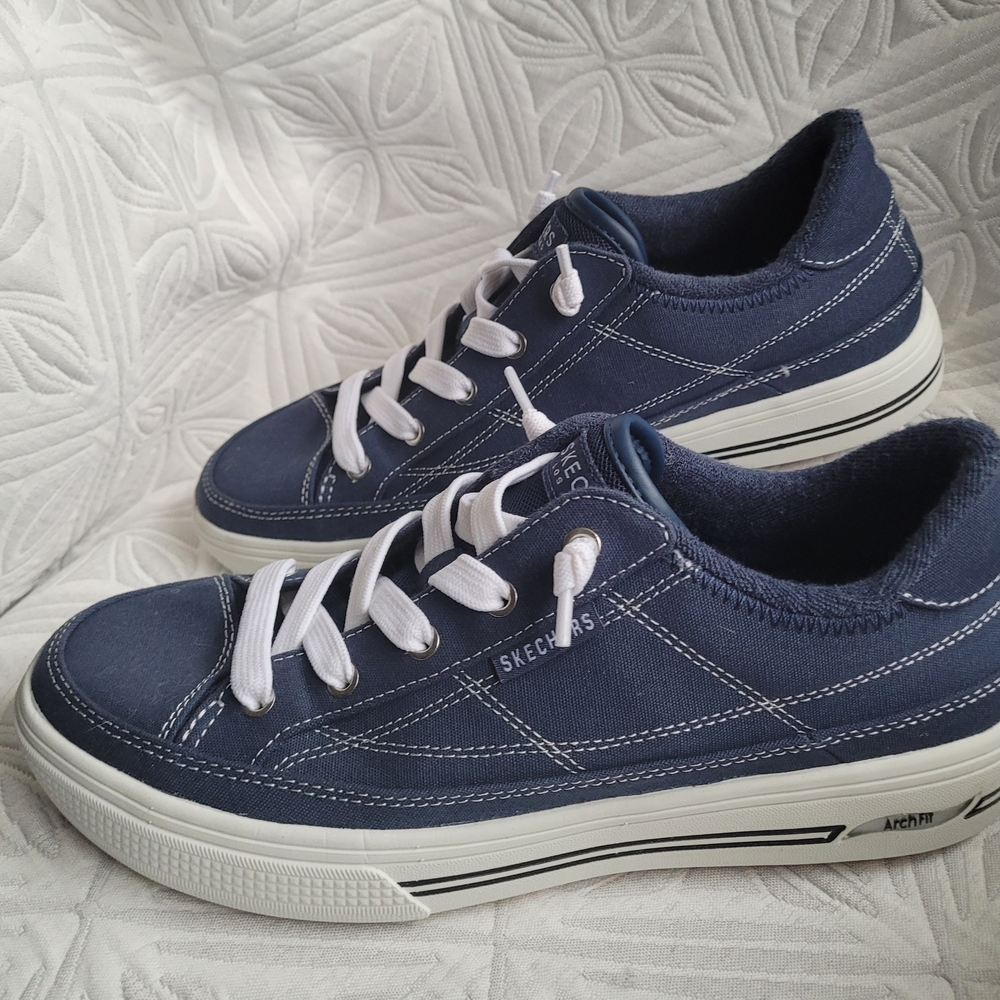 New SKECHERS Arch Fit Arcade - Arcata Woman's all-day comfort shoes 8 (25cm) - Picture 2 of 6